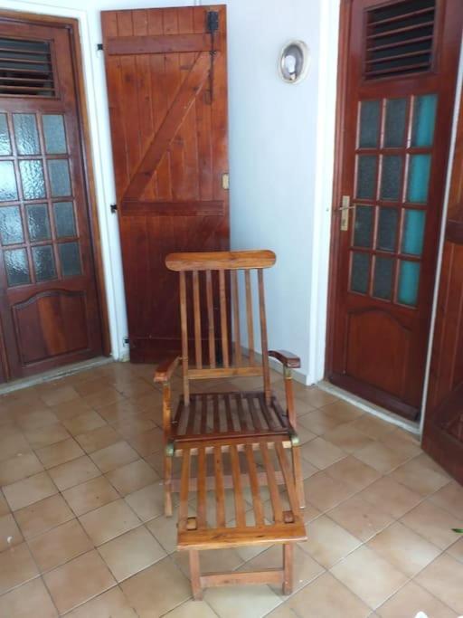 Maison Creole Chaleureuse Avec Stationnement Le Gosier  Exterior photo